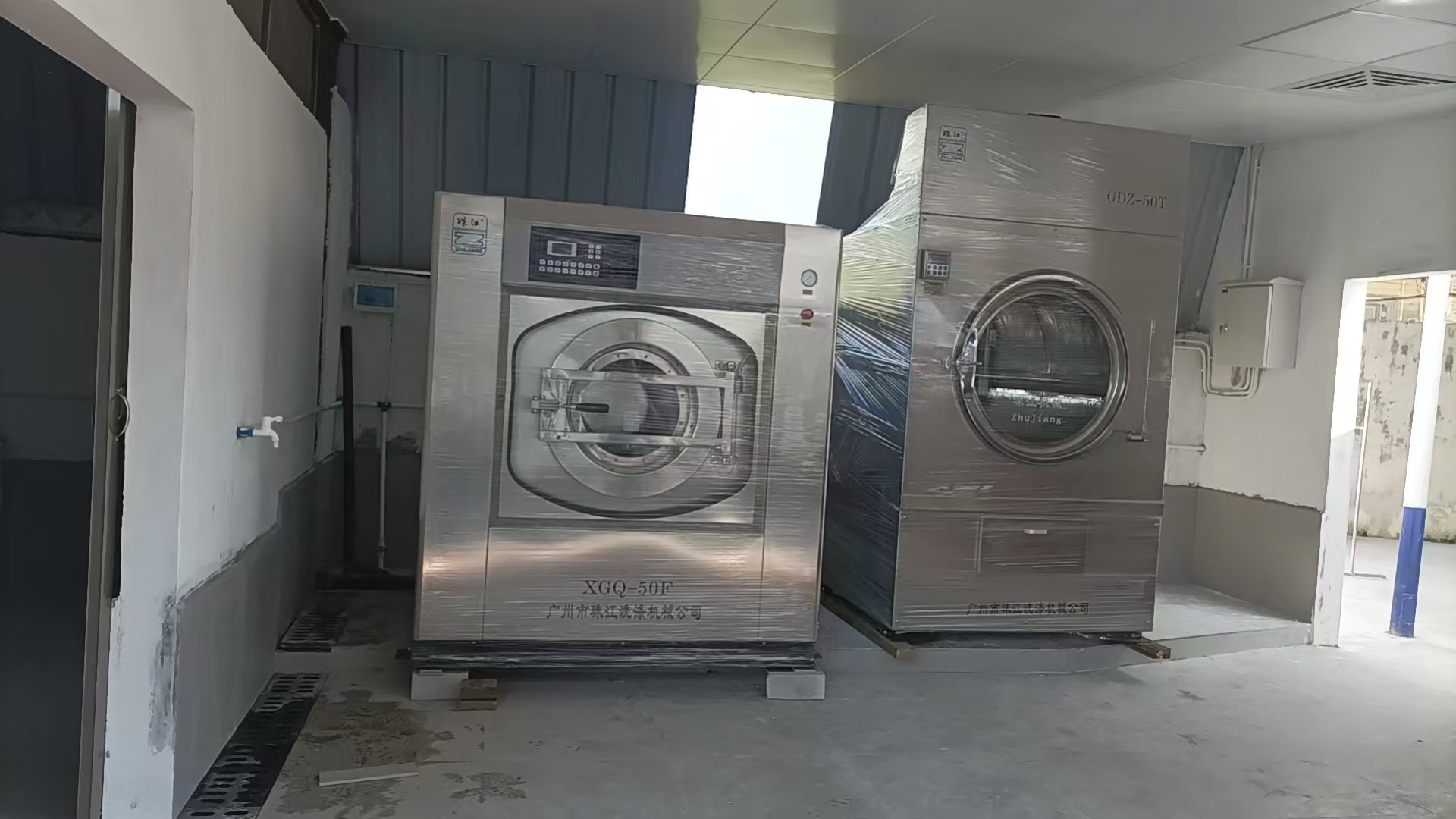 珠江洗滌設(shè)備工業(yè)用小型洗衣機(jī)在酒店洗滌中的應(yīng)用實(shí)例